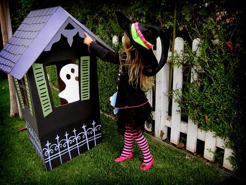 Casa de halloween de cartón