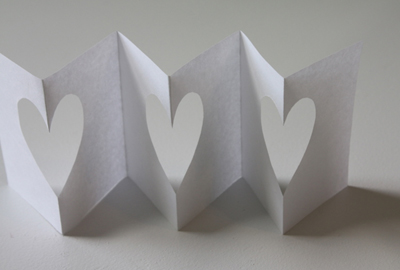 accordion paper heart valentine