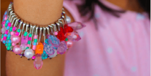 How to make a beautiful bracelet for Valentine's Day. Beading