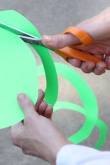 How To CURL Crepe Paper Streamers For Party, Make Swirl Streamers