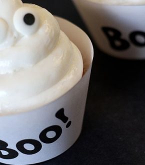 Ghost and Boo Cupcakes for Halloween