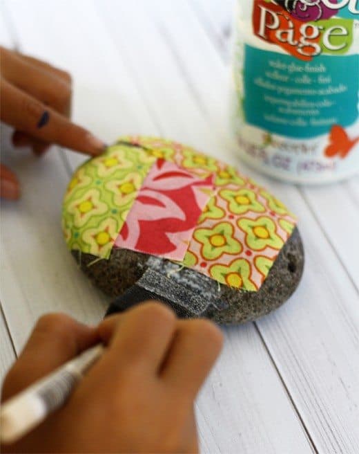 DIY paperweights by @SkipToMyLou for Alphamom.com