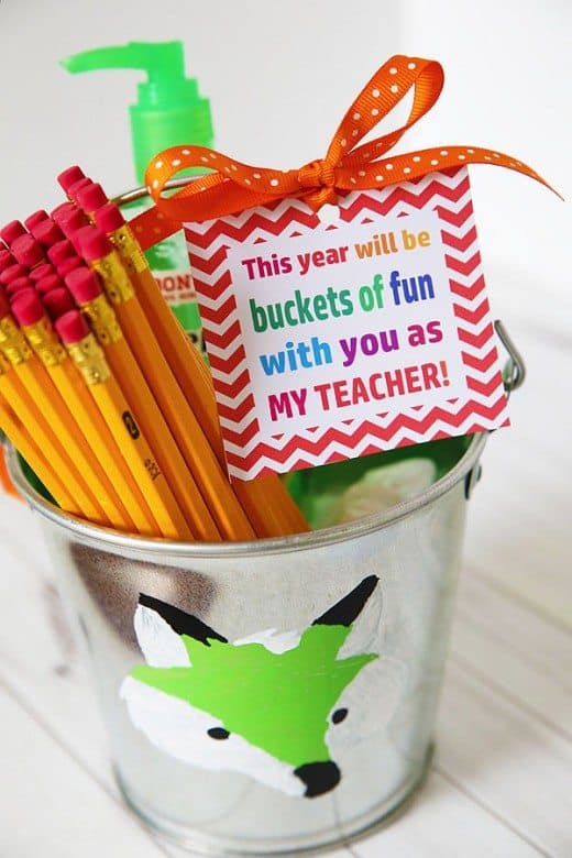 https://alphamom.com/wp-content/uploads/2014/08/Bucket-back-to-school-teacher-gift-idea-e1407420182460.jpg