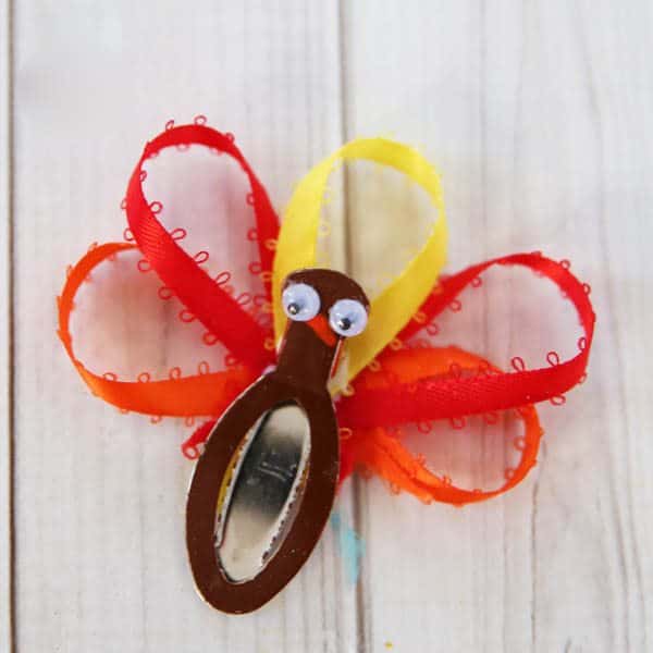 Adorable turkey hairclip for Thanksgiving