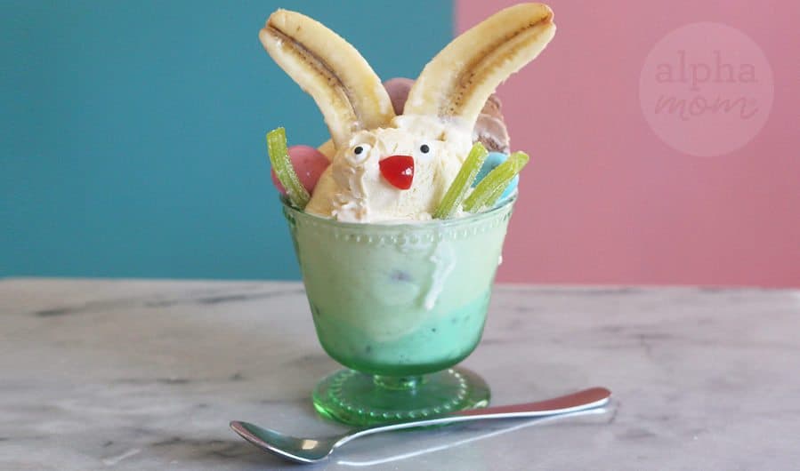 Easter Bunny Ice Cream Sundaes! by Brenda Ponnay for Alphamom.com #Easter #EasterTreats #EasterDessert #BunnyDesserts #IceCream #IceCreamSundaes #Sundaes